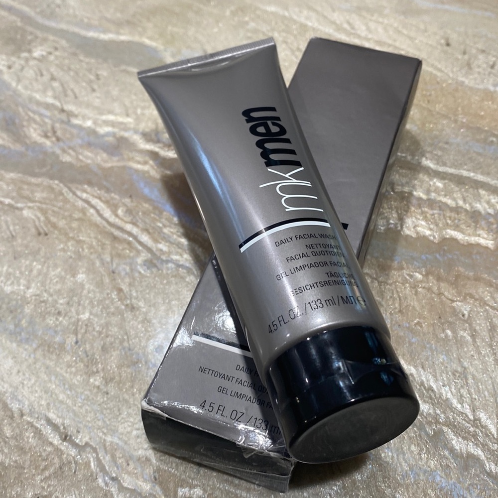Mary Kay Men Daily Facial Wash New with box. Full size 4.5 OZ
